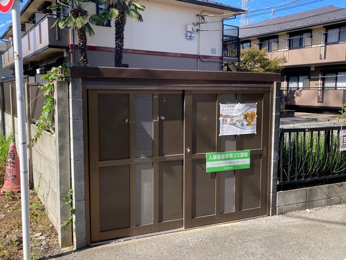 ヴィラ・ファミ－ユＡの物件外観写真