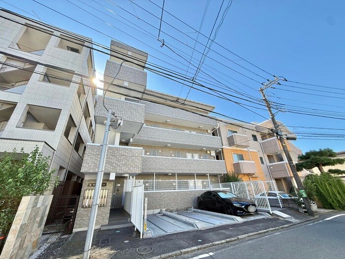 ヒルズ青山の物件外観写真