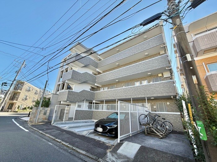 ヒルズ青山の物件外観写真