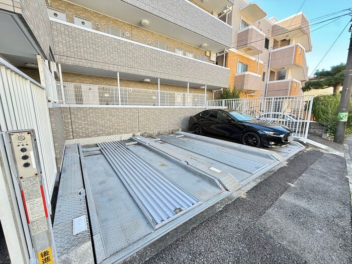 ヒルズ青山の物件外観写真