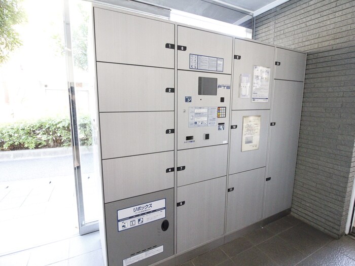 カ－サアプリア－モの物件外観写真