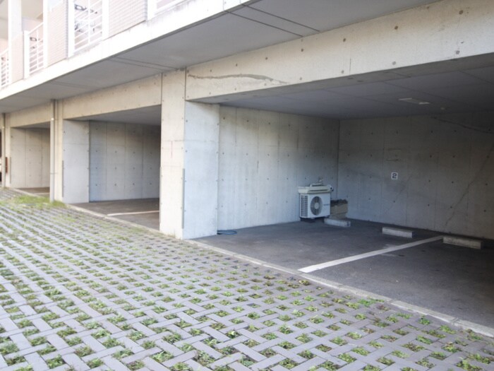 カ－サアプリア－モの物件外観写真