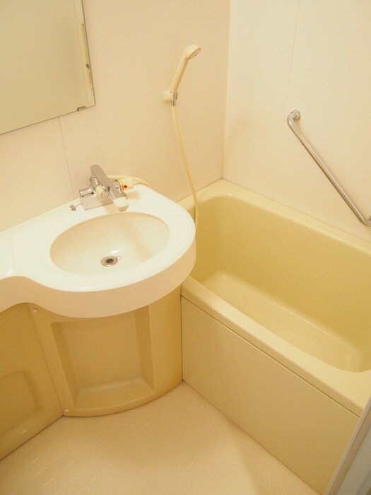 カ－サアプリア－モの物件内観写真