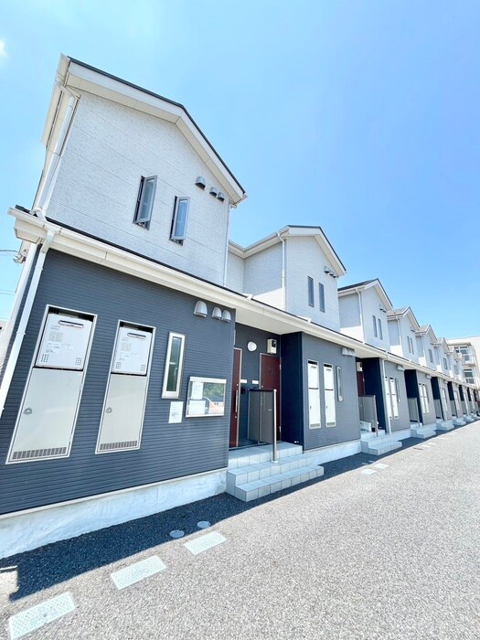 アムールセンタービレッジの物件外観写真