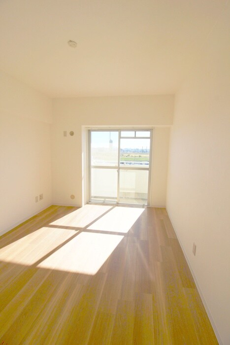 リバ－サイドマキバの物件内観写真