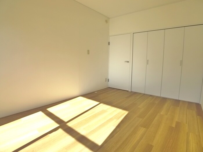 リバ－サイドマキバの物件内観写真