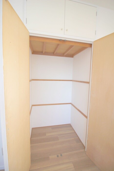 リバ－サイドマキバの物件内観写真