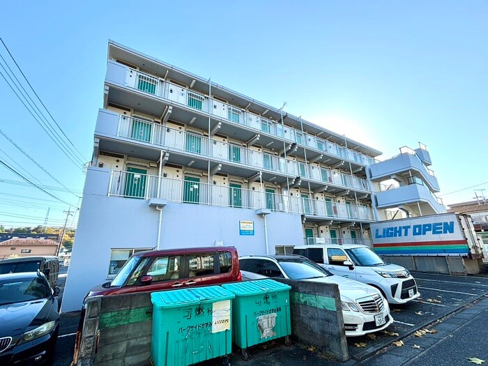 パークサイドかずみの物件外観写真