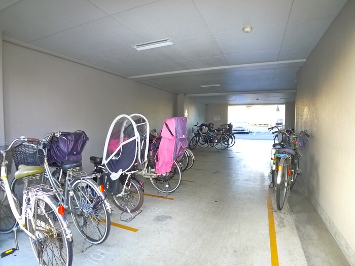 ラ・ポ－ル八番館の物件外観写真