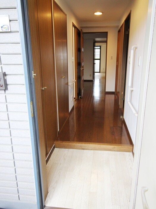 ラ・ポ－ル八番館の物件内観写真