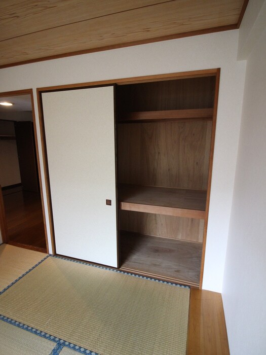 ラ・ポ－ル八番館の物件内観写真