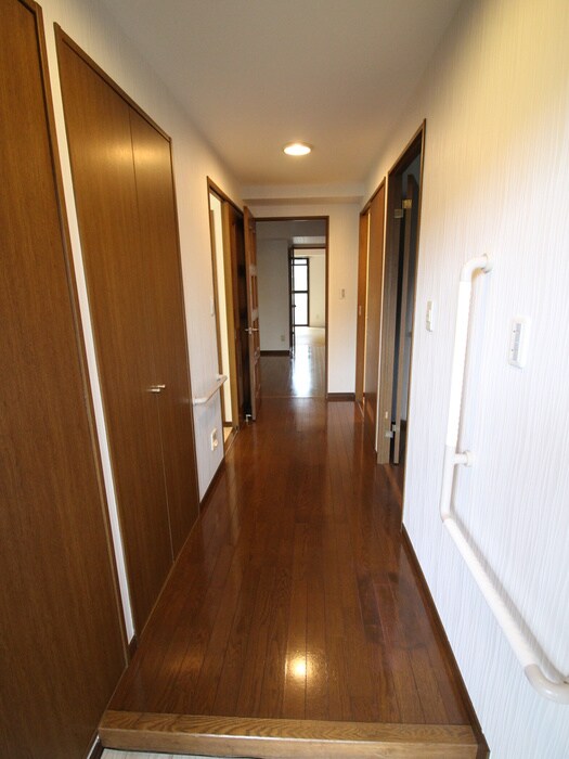 ラ・ポ－ル八番館の物件内観写真