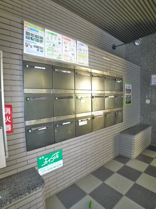 ラ・ポ－ル七番館の物件外観写真