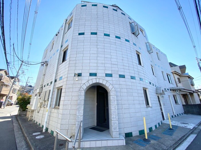 エレーナの物件外観写真