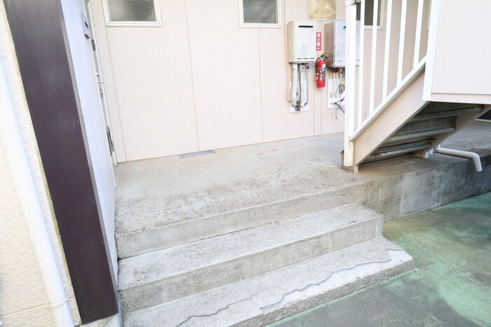 シズハイツサカエの物件外観写真