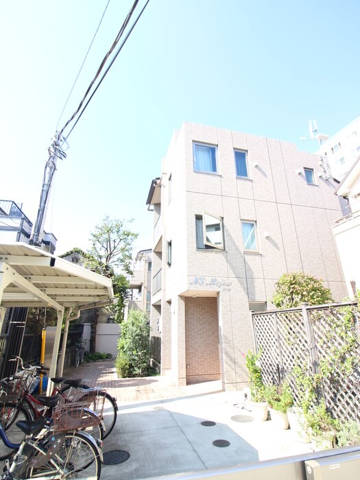 NS目白の物件外観写真