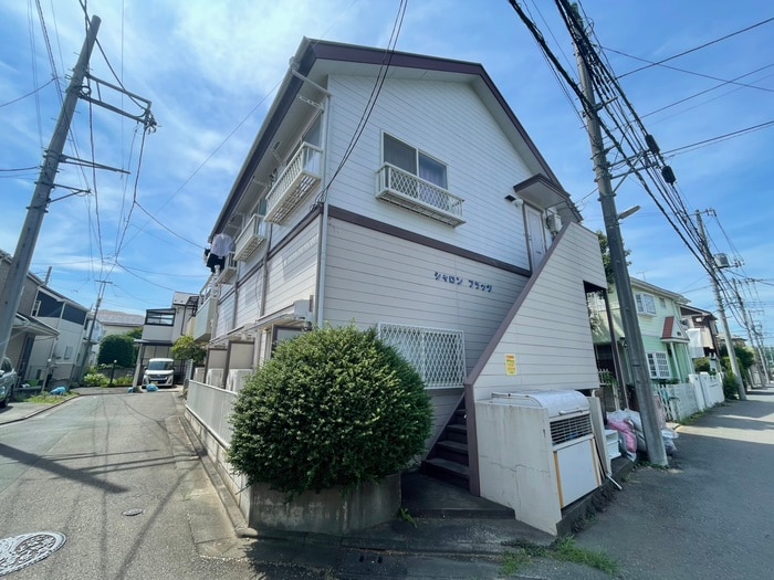 シャロンフラッツの物件外観写真