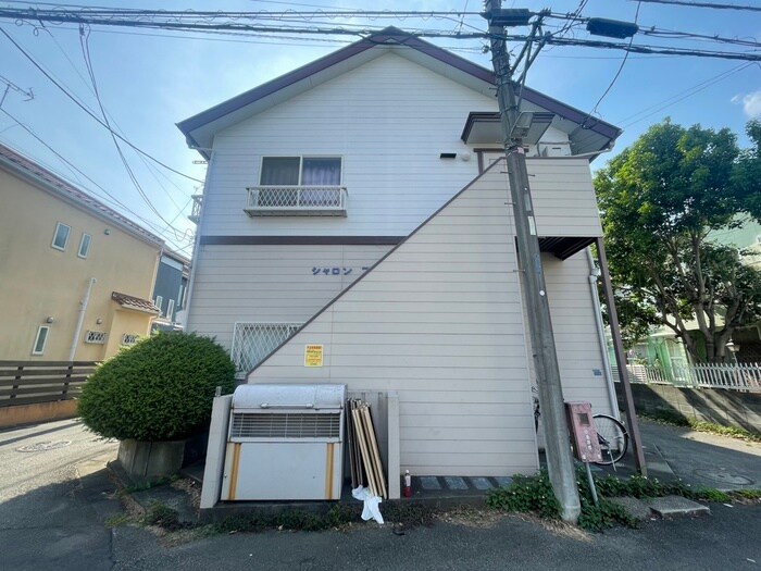 シャロンフラッツの物件外観写真