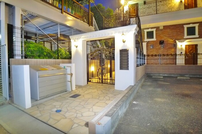 カーサ本八幡の物件外観写真