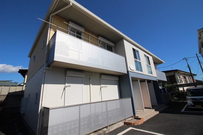 ルミエールB棟の物件外観写真