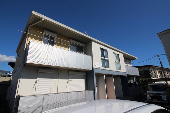 ルミエールB棟の物件外観写真