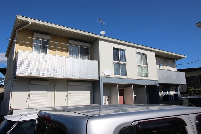 ルミエールB棟の物件外観写真