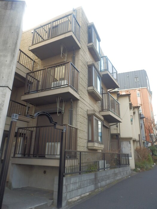 メゾン・ド・カメリアの物件外観写真