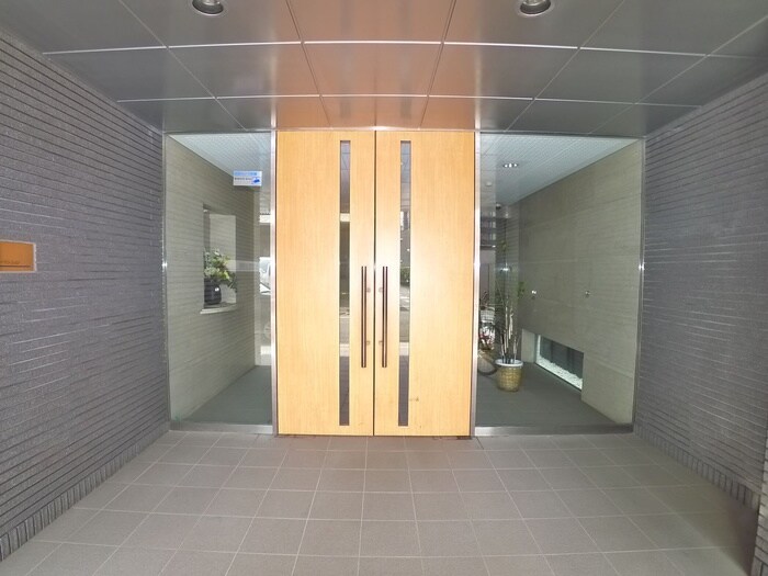 インカウンタ－マンションの物件外観写真