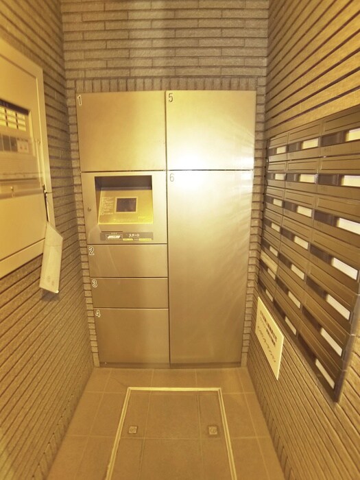 インカウンタ－マンションの物件外観写真