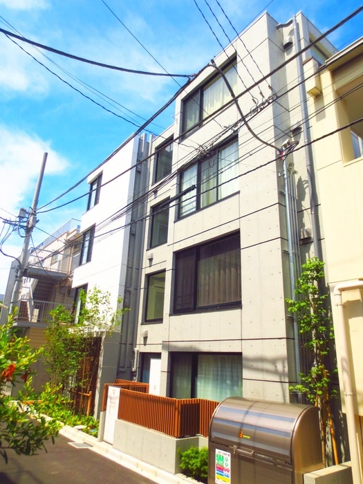 ALERO市谷台町の物件外観写真