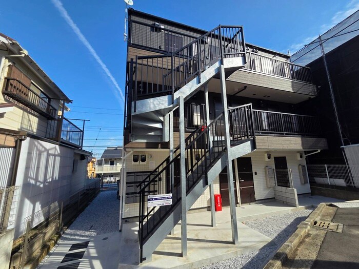 ミント杉田の物件外観写真