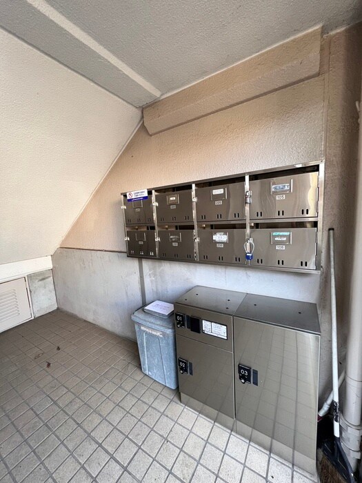 エスポワ－ル名瀬の物件外観写真