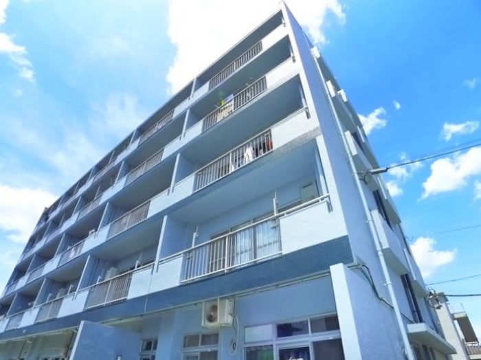 菅野マンションの物件外観写真