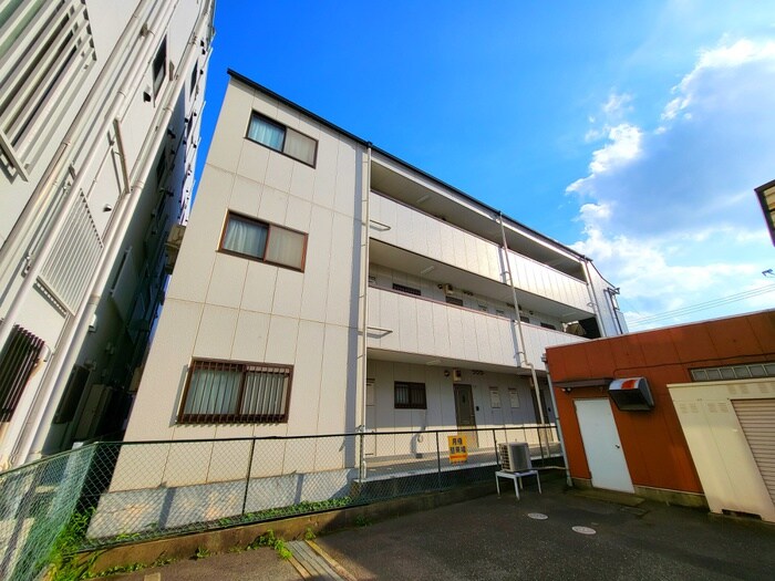 ワイズの物件外観写真