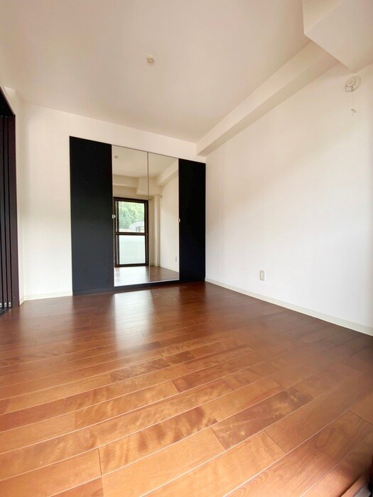 新山下三番館の物件内観写真