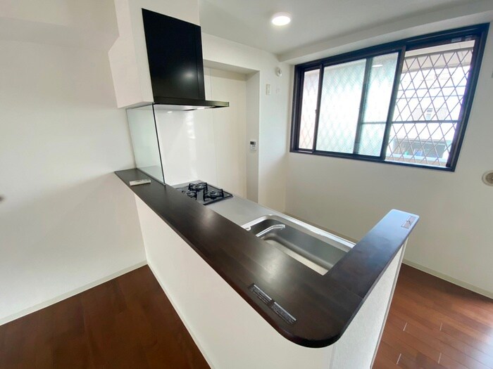 新山下三番館の物件内観写真