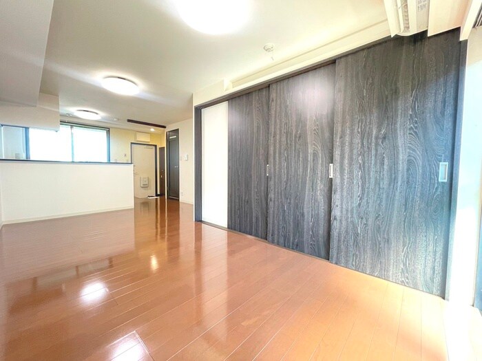 新山下三番館の物件内観写真