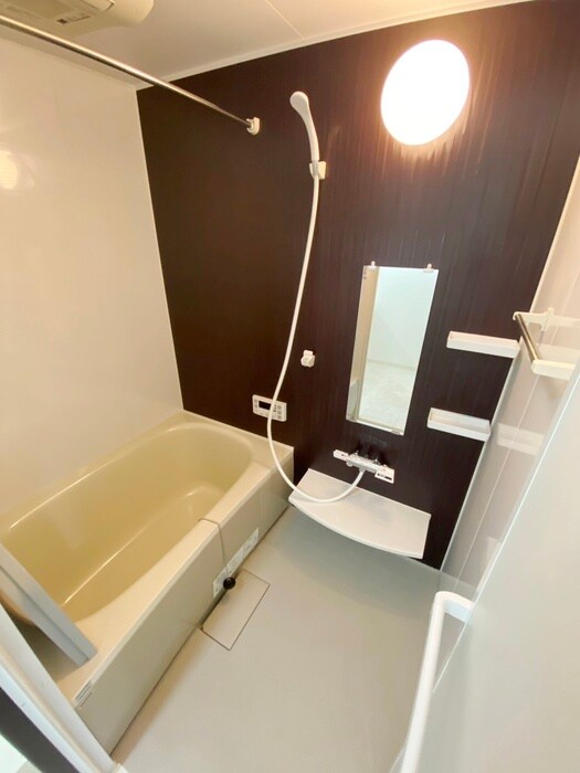 新山下三番館の物件内観写真