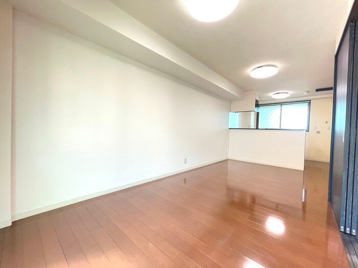 新山下三番館の物件内観写真