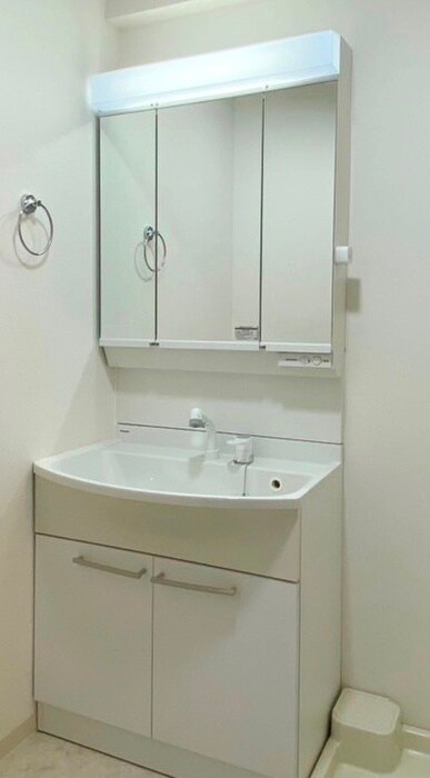 新山下三番館の物件内観写真