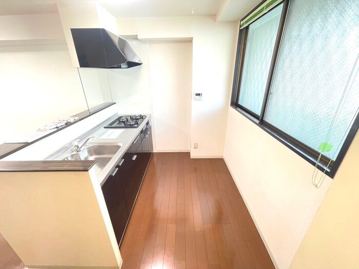 新山下三番館の物件内観写真