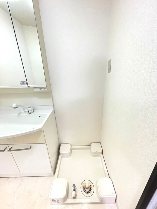 新山下三番館の物件内観写真