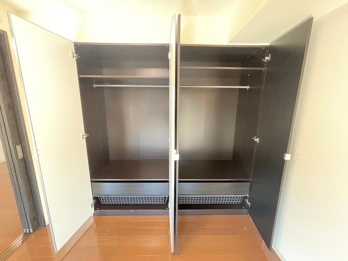 新山下三番館の物件内観写真