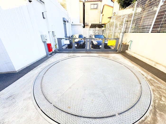 レジディア三宿の物件外観写真