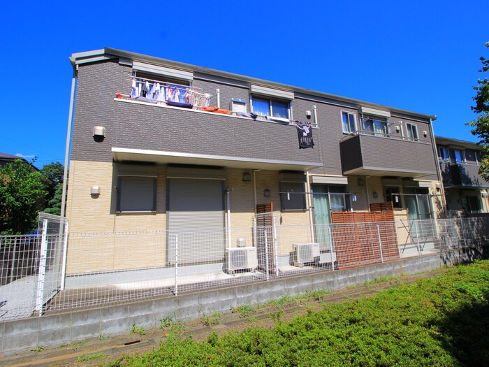 ラ・シュプレ－ムの物件外観写真