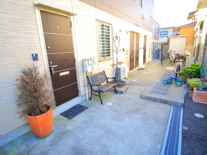 ラ・シュプレ－ムの物件外観写真