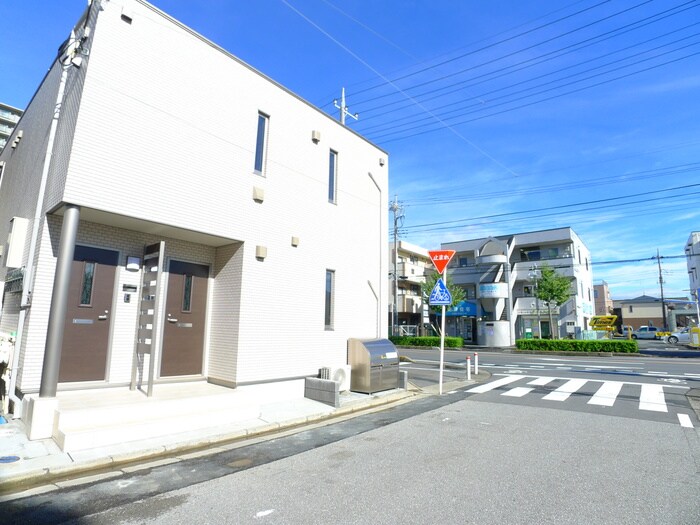 サンモール三郷の物件外観写真