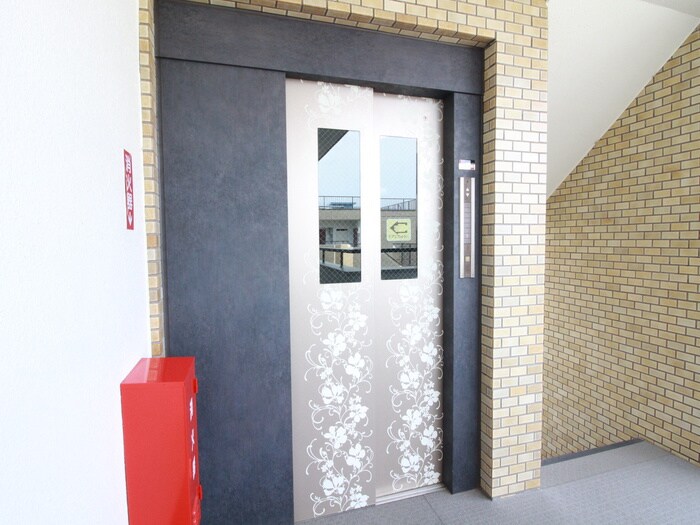 ラ・プリメーラの物件外観写真