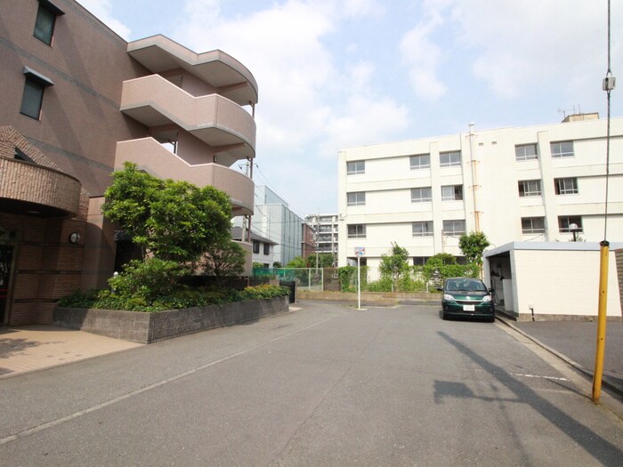 ラ・プリメーラの物件外観写真