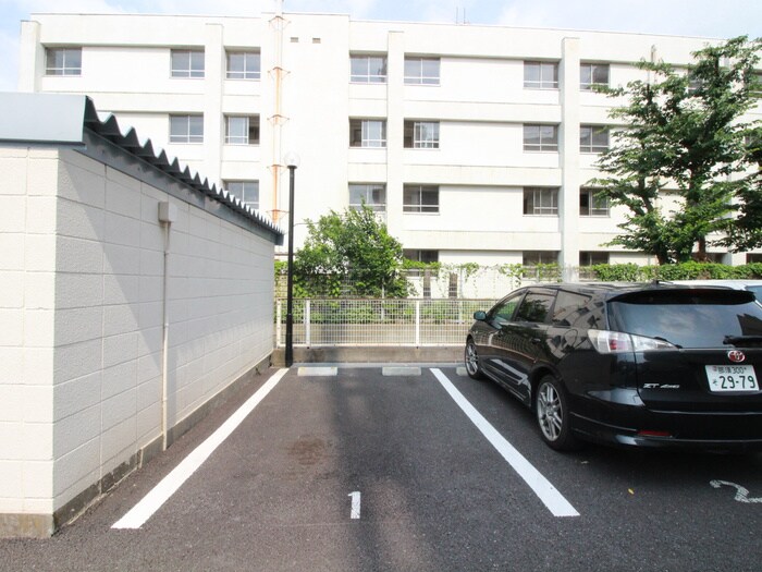 ラ・プリメーラの物件外観写真